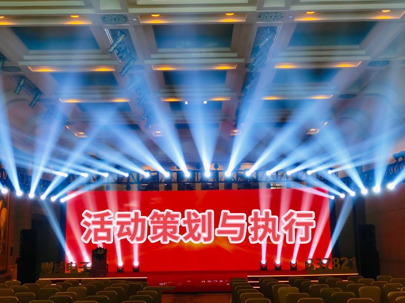 如何挑选满意的广告设计？